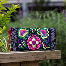 Load image into Gallery viewer, Handmade Embroidered Wristlet Clutch Bag Vintage Purse Wallet